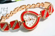 Red Color Decorative Heart Rhinestone Bracelet Wrist Watch