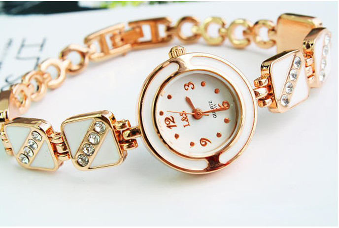 Exquisite Fashion Style Round Shape Rhinestone Bracelet Wrist Watch - Click Image to Close