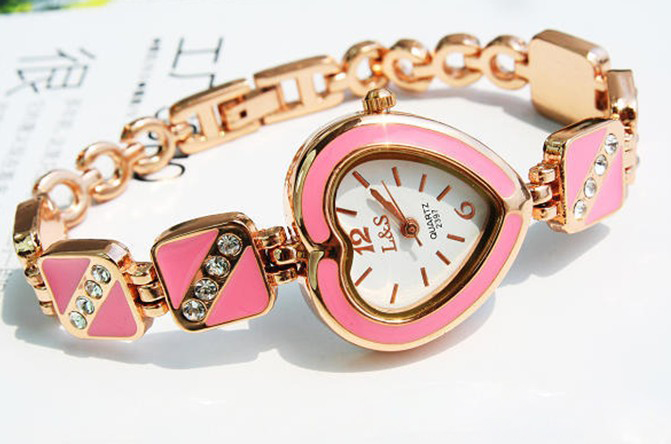 Women's Decorative Heart Rhinestone Bracelet Wrist Watch - Click Image to Close